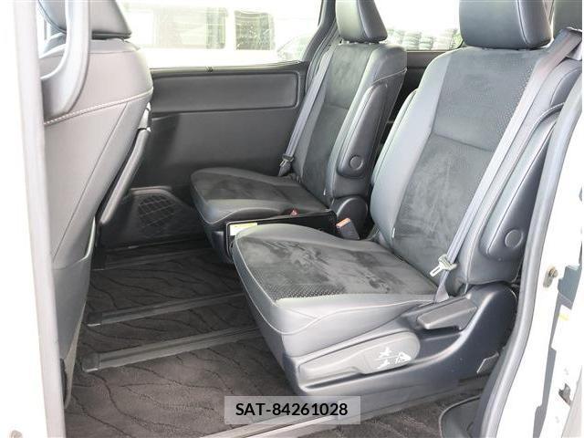 Toyota VOXY 2021-03 8222435-18