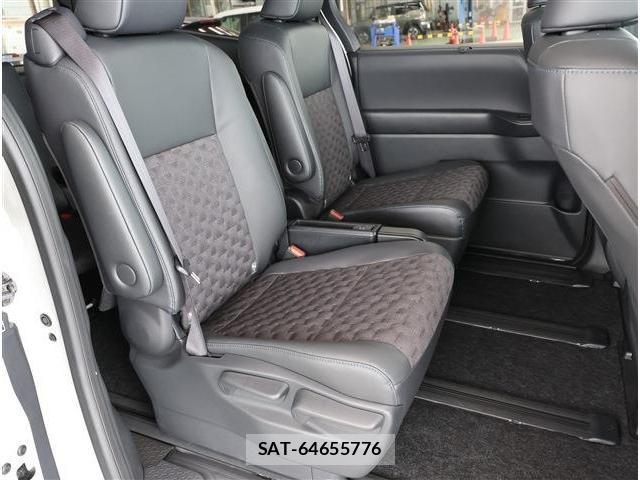 Toyota VOXY 2025-06 8222446-15
