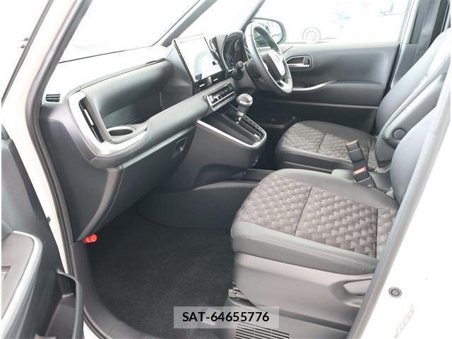 Toyota VOXY 2025-06 8222446-17