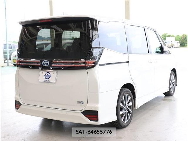 Toyota VOXY 2025-06 8222446-5
