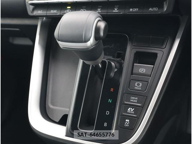 Toyota VOXY 2025-06 8222446-8