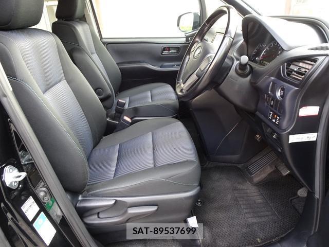 Toyota VOXY 2015-12 8222510-16