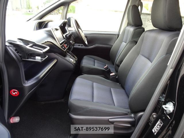 Toyota VOXY 2015-12 8222510-17