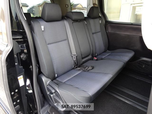 Toyota VOXY 2015-12 8222510-18