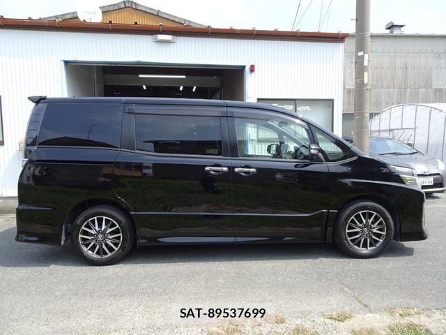 Toyota VOXY 2015-12 8222510-9