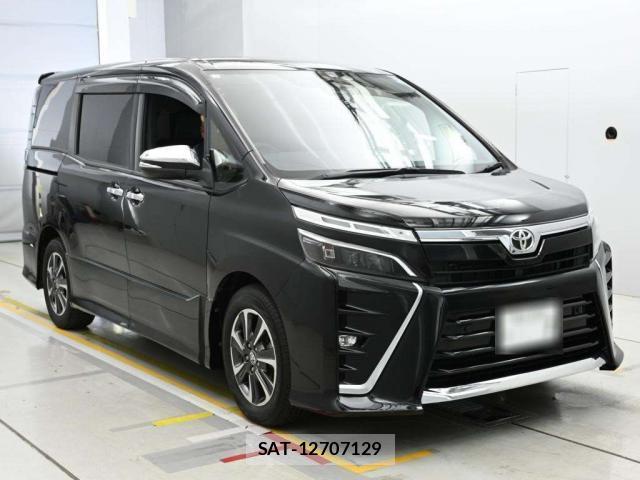 Toyota VOXY 2021-04 8222549-0
