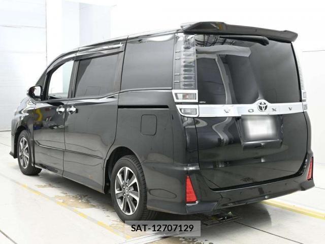 Toyota VOXY 2021-04 8222549-3