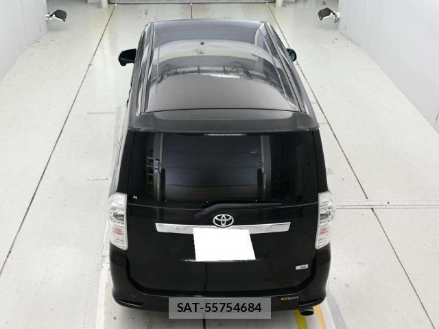 Toyota VOXY 2013-09 8222551-10