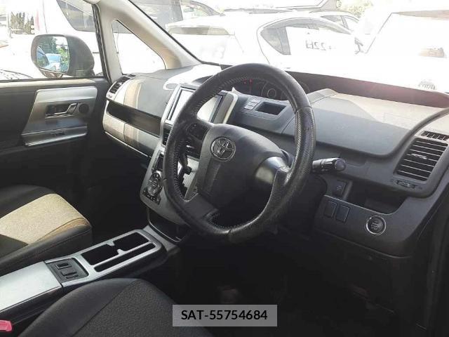 Toyota VOXY 2013-09 8222551-4