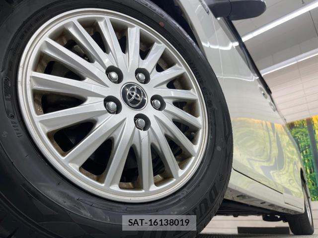 Toyota VOXY 2015-12 8222625-13