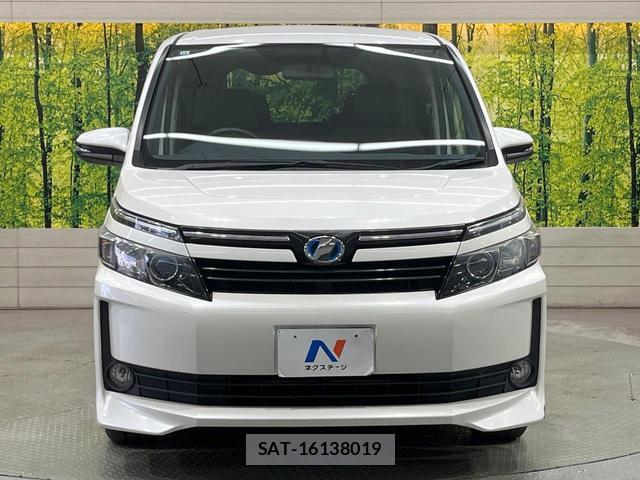 Toyota VOXY 2015-12 8222625-14