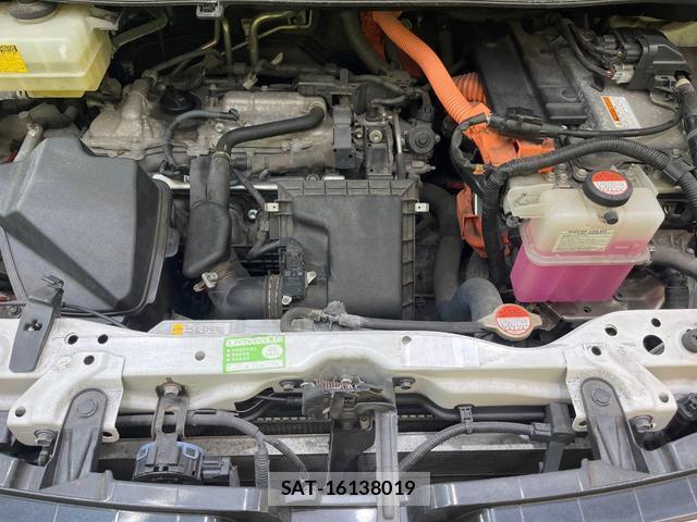 Toyota VOXY 2015-12 8222625-18