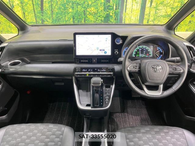 Toyota VOXY 2023-05 8222631-1
