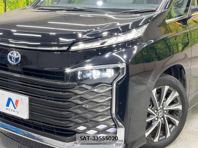 Toyota VOXY 2023-05 8222631-11