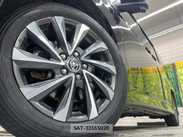 Toyota VOXY 2023-05 8222631-12