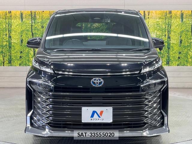 Toyota VOXY 2023-05 8222631-13