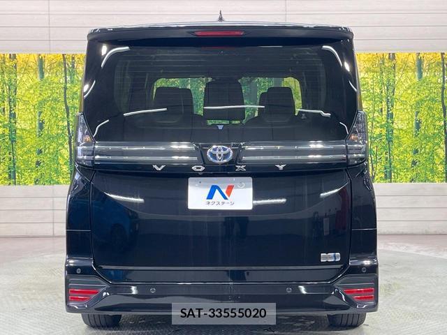 Toyota VOXY 2023-05 8222631-14
