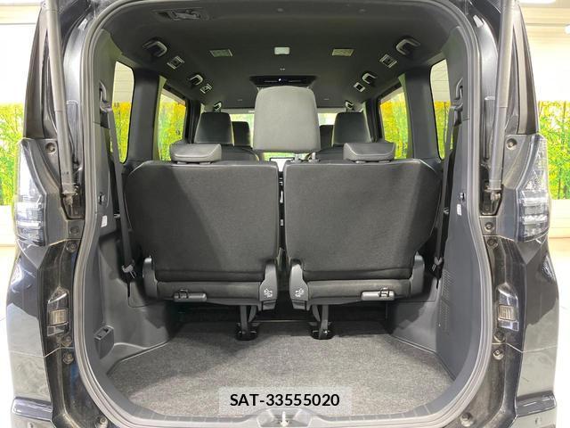 Toyota VOXY 2023-05 8222631-9