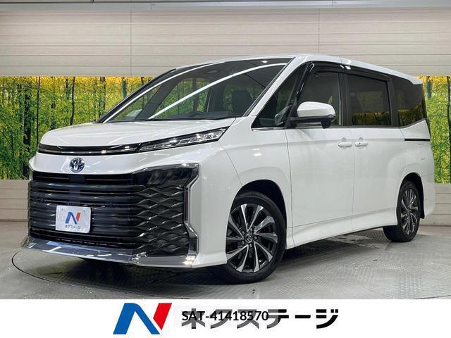 Toyota VOXY 2023-07 8222636-0