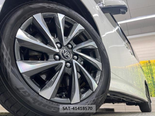 Toyota VOXY 2023-07 8222636-13