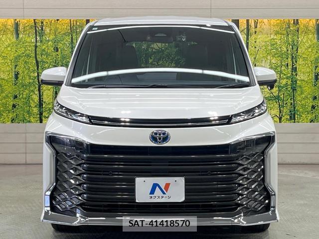 Toyota VOXY 2023-07 8222636-14