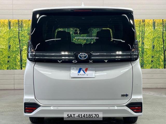 Toyota VOXY 2023-07 8222636-15