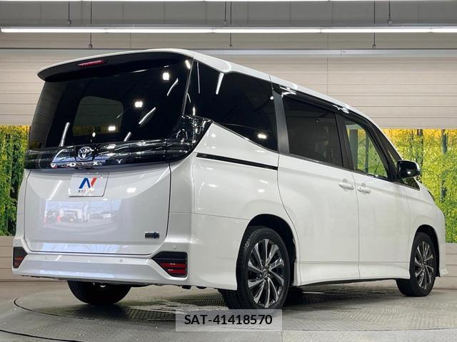 Toyota VOXY 2023-07 8222636-16
