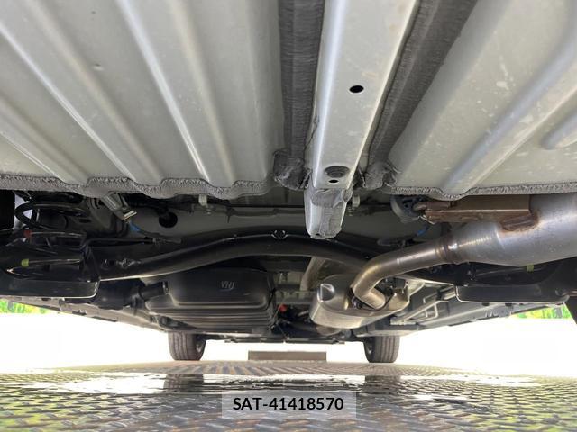 Toyota VOXY 2023-07 8222636-18