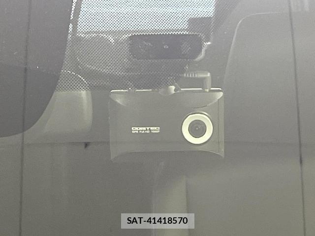 Toyota VOXY 2023-07 8222636-5