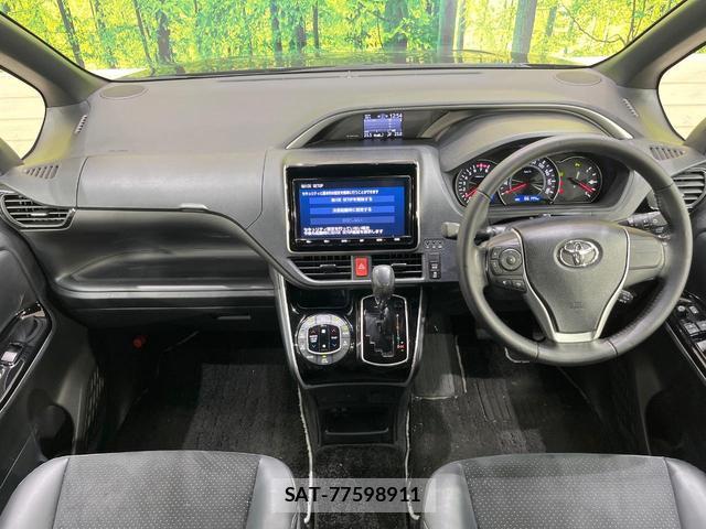 Toyota VOXY 2021-01 8222638-1