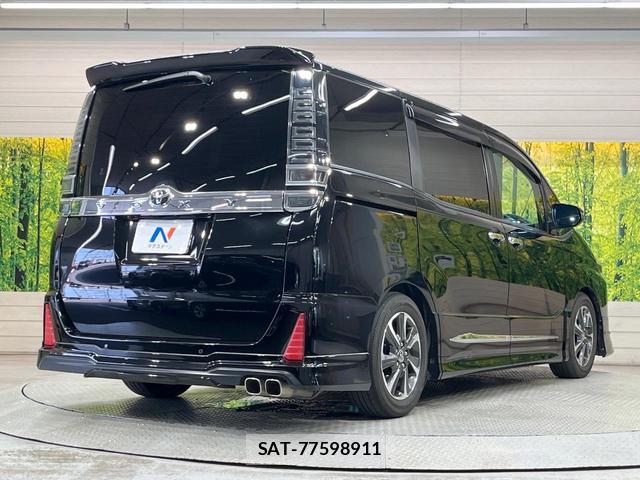 Toyota VOXY 2021-01 8222638-16