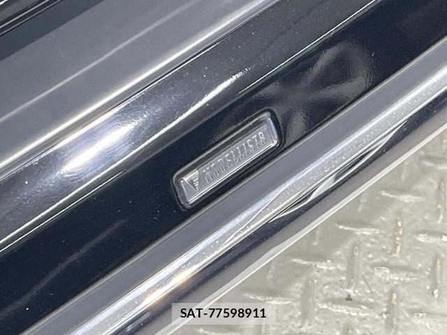 Toyota VOXY 2021-01 8222638-4