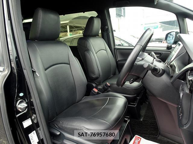 Toyota VOXY 2017-08 8222694-14