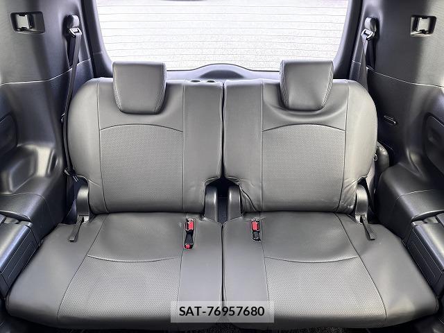 Toyota VOXY 2017-08 8222694-18