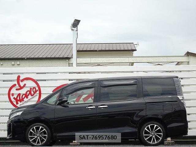 Toyota VOXY 2017-08 8222694-3