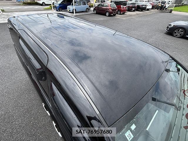 Toyota VOXY 2017-08 8222694-8