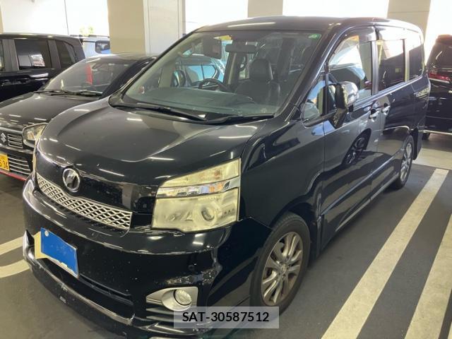 Toyota VOXY 2013-01 8222707-1
