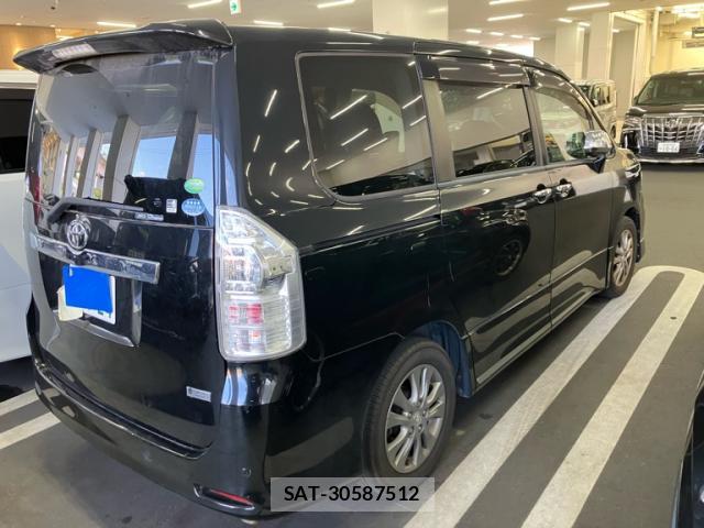 Toyota VOXY 2013-01 8222707-2