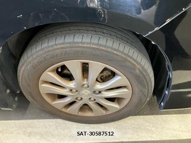 Toyota VOXY 2013-01 8222707-3