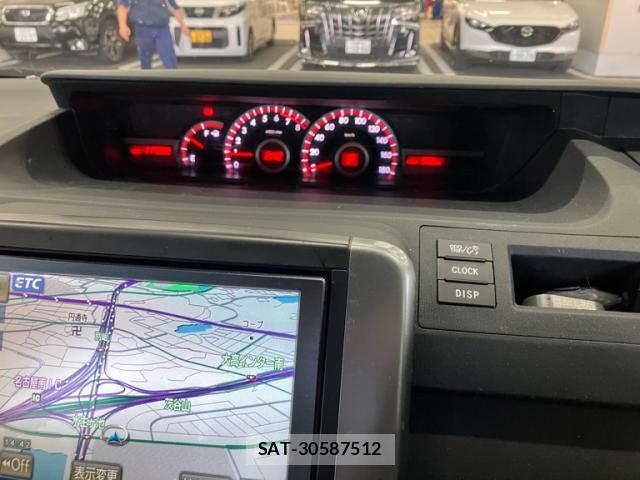 Toyota VOXY 2013-01 8222707-9