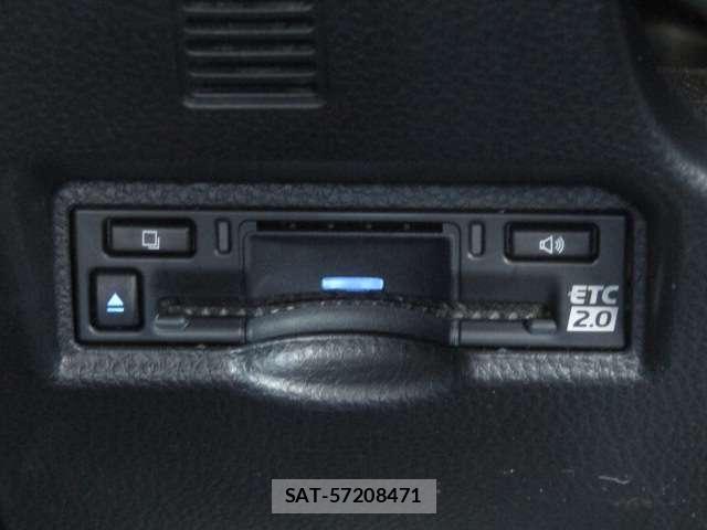 Toyota VOXY 2022-10 8222715-13
