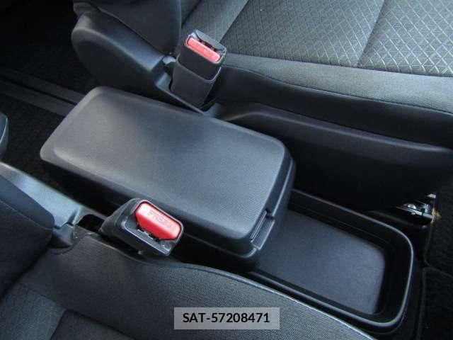 Toyota VOXY 2022-10 8222715-14