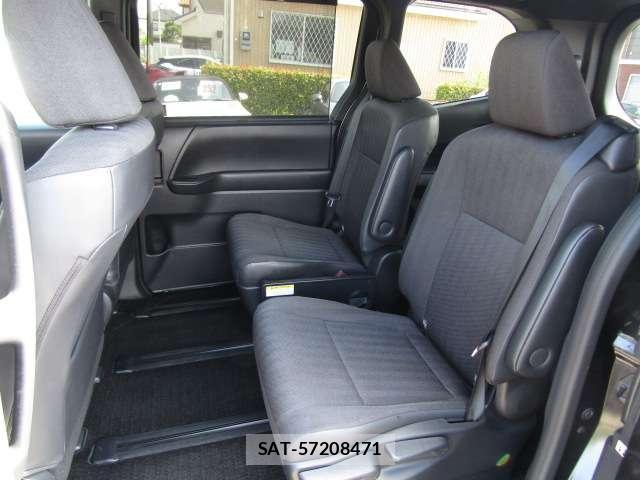 Toyota VOXY 2022-10 8222715-6