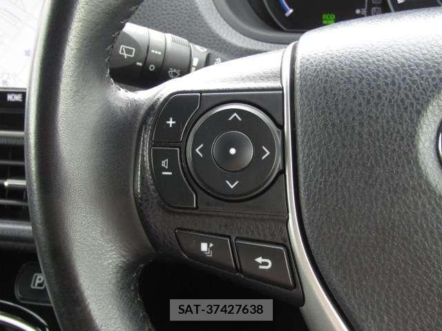 Toyota VOXY 2021-06 8222718-11
