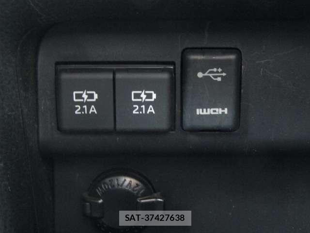 Toyota VOXY 2021-06 8222718-13