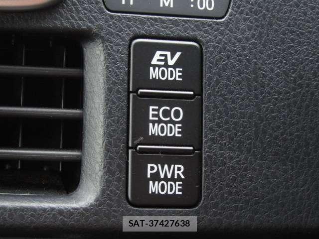 Toyota VOXY 2021-06 8222718-14