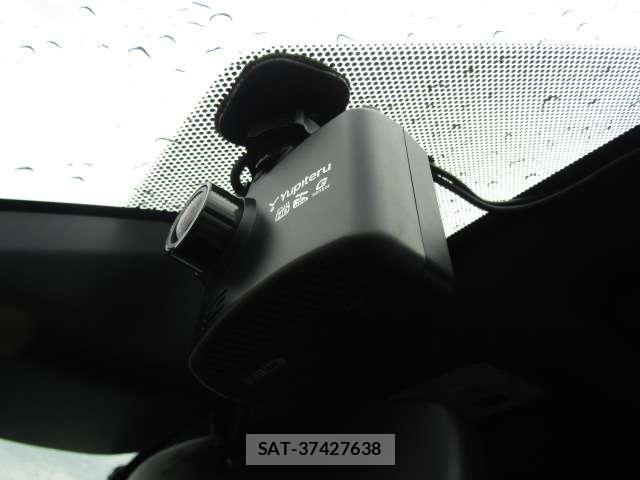 Toyota VOXY 2021-06 8222718-15
