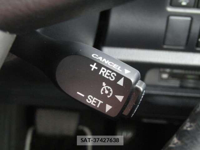 Toyota VOXY 2021-06 8222718-6