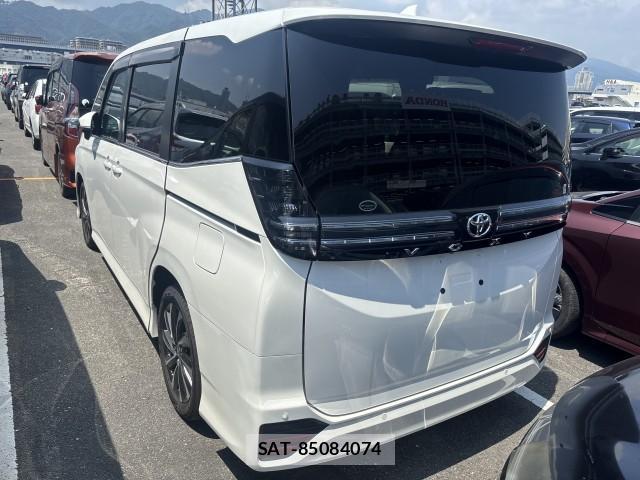 Toyota VOXY 2023-05 8222803-5