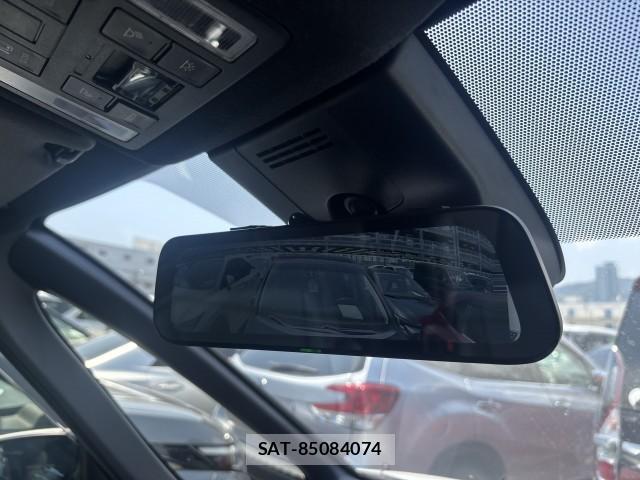 Toyota VOXY 2023-05 8222803-9